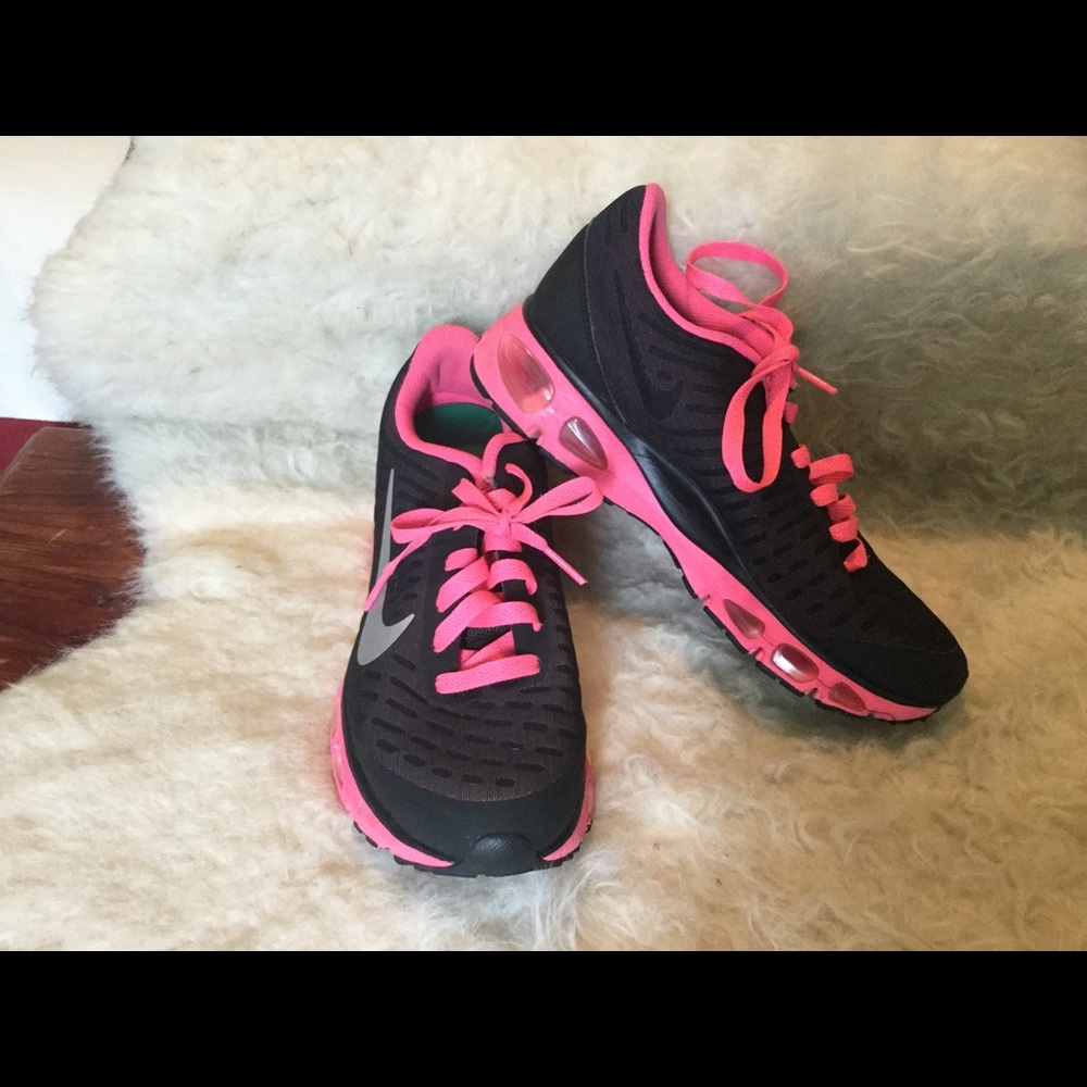 EUC Nike Max Air